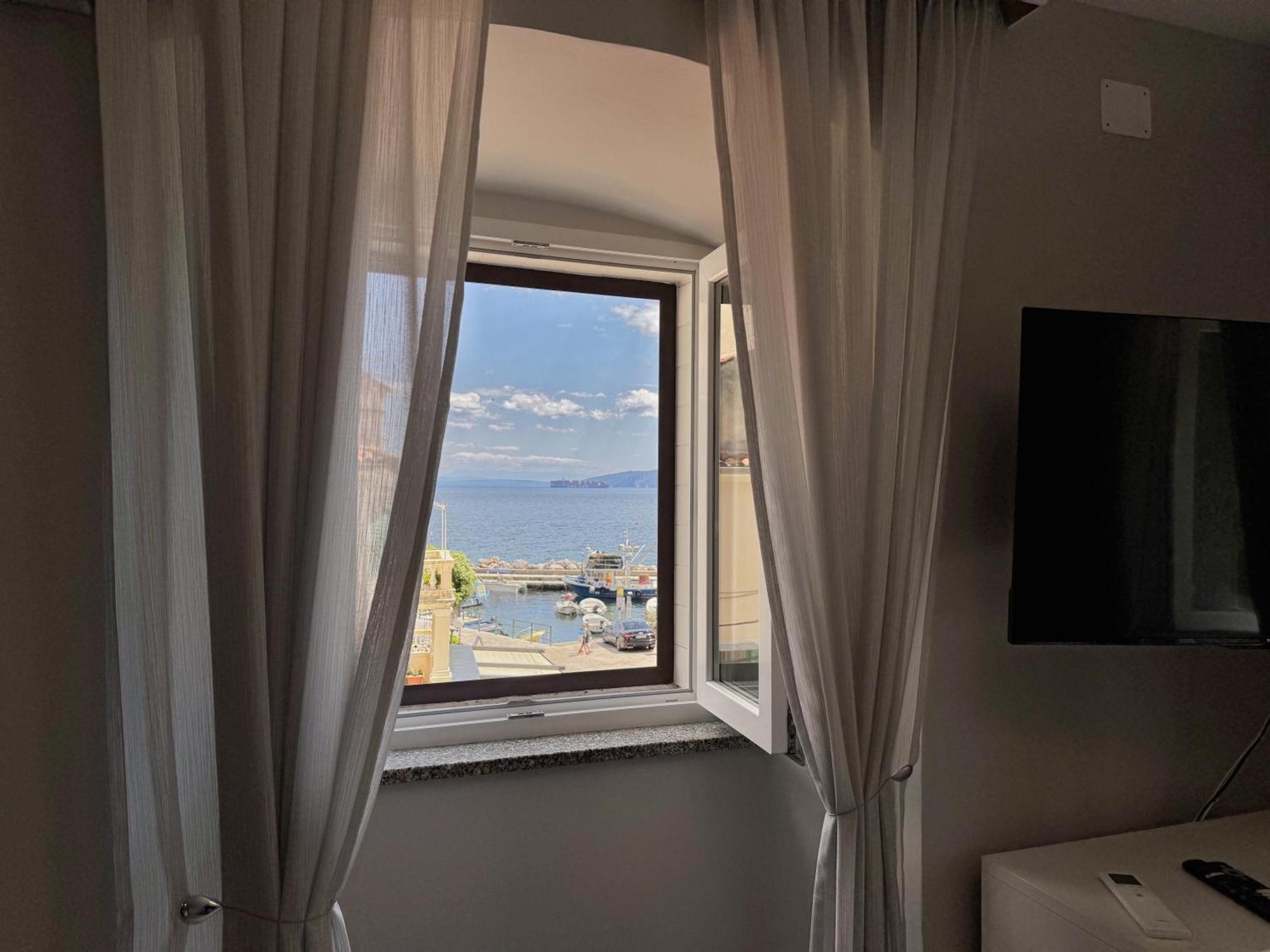 Apartman Jadreskic Mošćenička Draga Exterior foto